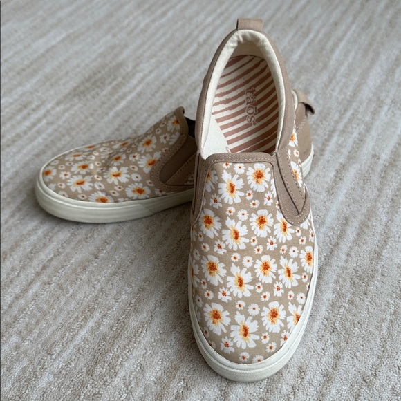 Like New Taos Footwear Rubber Soul Slip-on Daisy Canvas Sneakers Shoes Size 7 - Picture 1 of 17